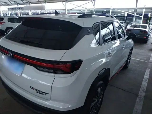 Changan CS35 Plus — Фото автомобиля 6