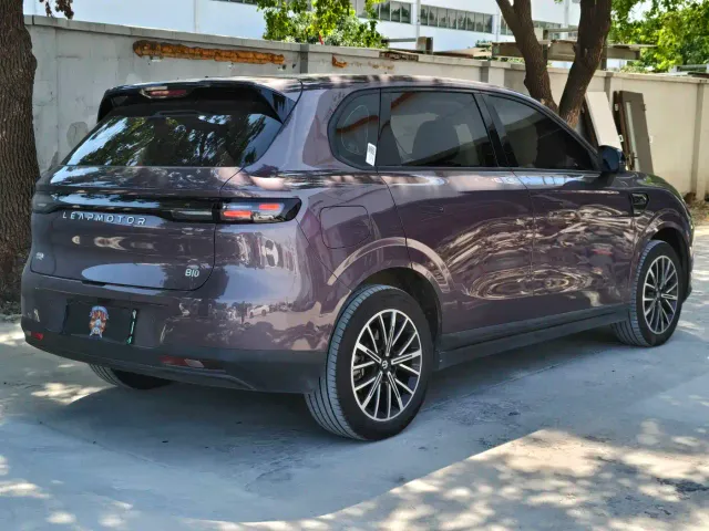 Leapmotor B10 — Фото автомобиля 12