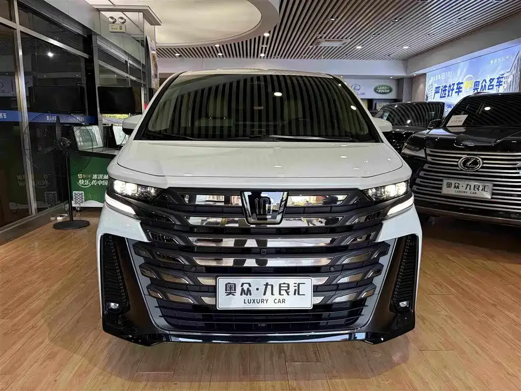 Toyota Vellfire 2024 Crown Hybrid 2.5L Executive Premium Edition — Фото автомобиля 2