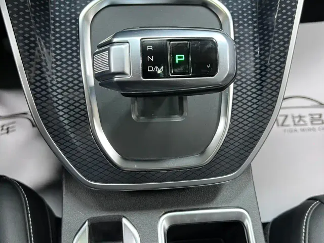 Haval M6 — Фото автомобиля 15