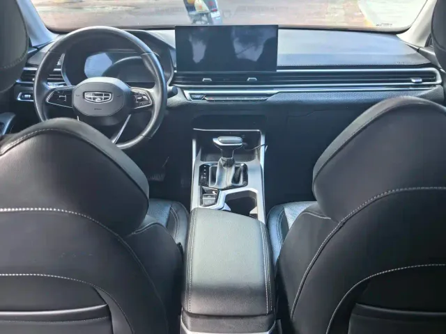 Geely Emgrand — Фото автомобиля 9