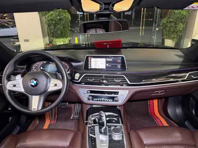 BMW BMW 7 Series 2021 Model 740Li Premium M Sport Package — Фото автомобиля 16
