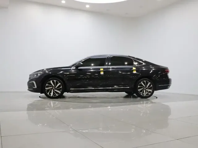 Volkswagen Passat — Фото автомобиля 8