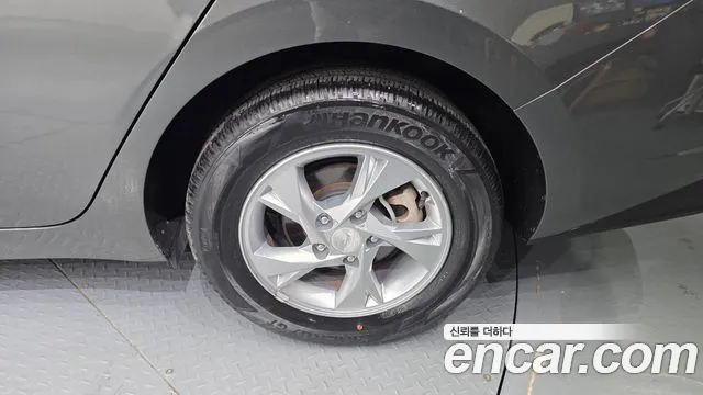 Hyundai AVANTE Avante (CN7) — Фото автомобиля 21
