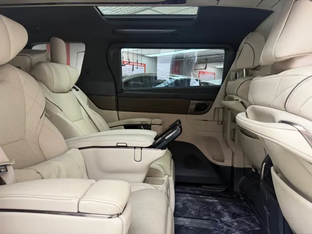 Toyota Alphard — Фото автомобиля 17