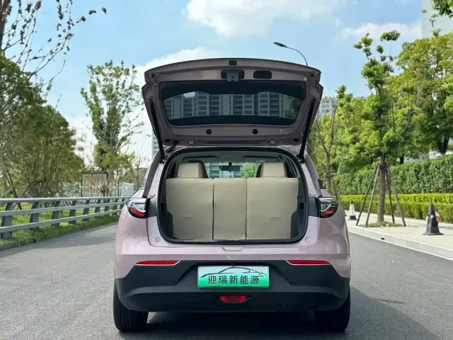 Geely Galaxy Starry Wish 2025 UP 410km Explorer Edition — Фото автомобиля 9