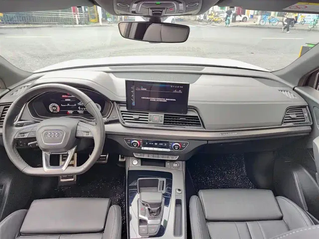 Audi Q5L — Фото автомобиля 10