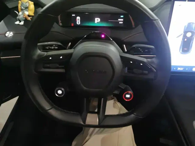 Xiaomi SU7 — Фото автомобиля 15
