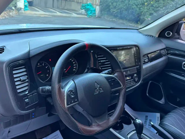 Mitsubishi Outlander — Фото автомобиля 13