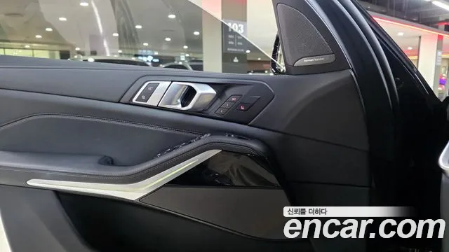 BMW X5 xDrive 40i M Sport — Фото автомобиля 16