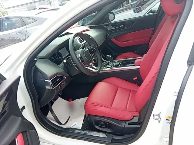 Jaguar XEL — Фото автомобиля 15