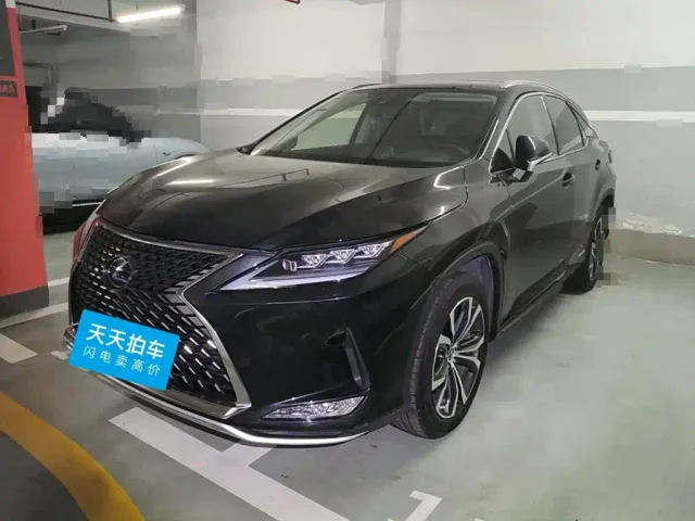 Фотография автомобиля — Lexus RX