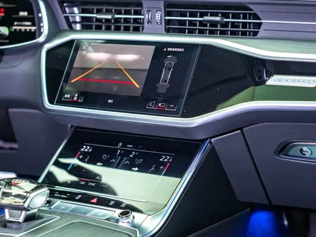Audi A6L — Фото автомобиля 12