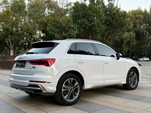 Audi Q3 — Фото автомобиля 4