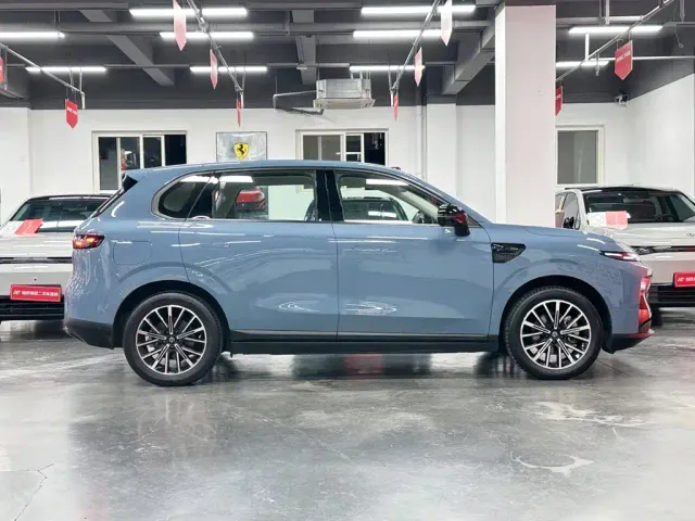 Leapmotor B10 — Фото автомобиля 6