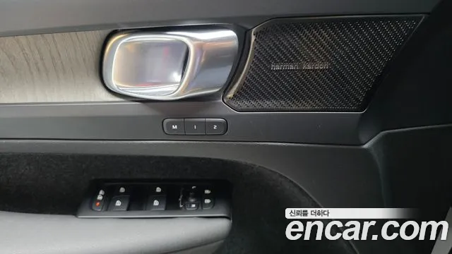 Вольво XC40 B4 Inscription — Фото автомобиля 19