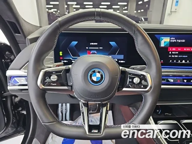 BMW i7 G70 — Фото автомобиля 9