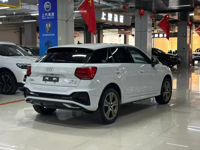 Audi Q2L — Фото автомобиля 7