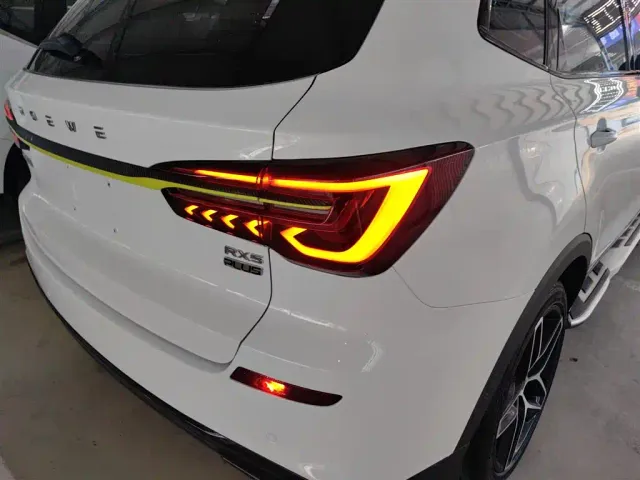Roewe RX5 — Фото автомобиля 7