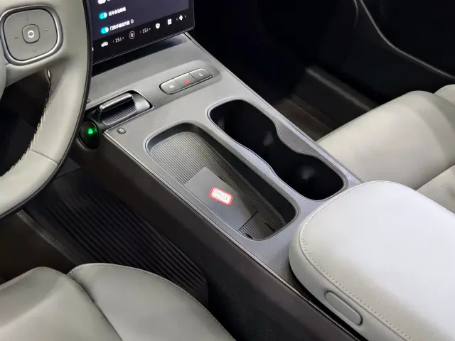 Nio ET5 Touring — Фото автомобиля 9