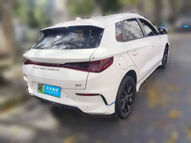 BYD e2 — Фото автомобиля 2