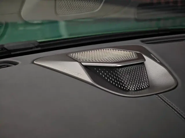 Aston Martin DB12 — Фото автомобиля 20