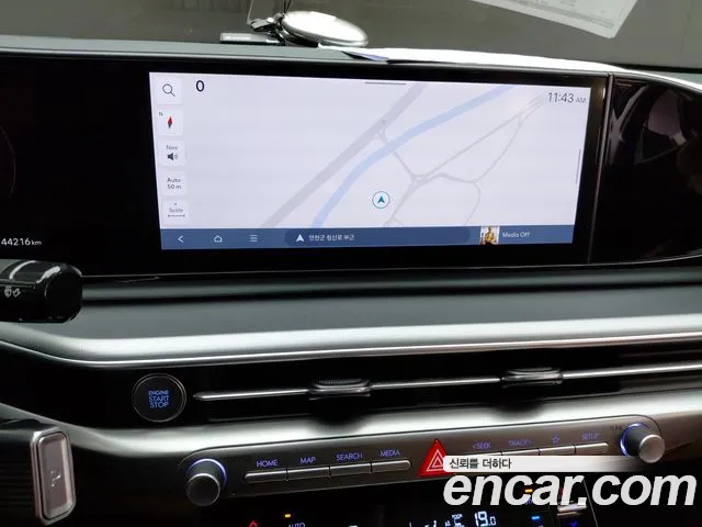 Hyundai Grandeur Grandeur (GN7) 2.5 Бензин 2WD — Фото автомобиля 13