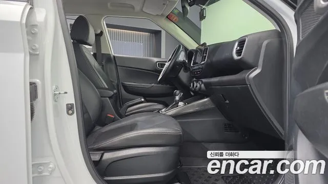 Hyundai Venue — Фото автомобиля 11