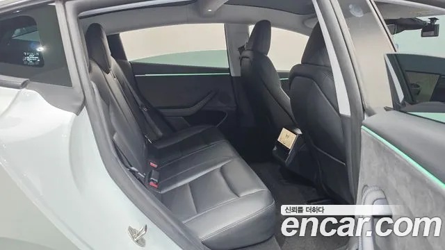 Tesla Model 3 — Фото автомобиля 7