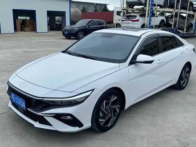 Фотография автомобиля — Hyundai Elantra