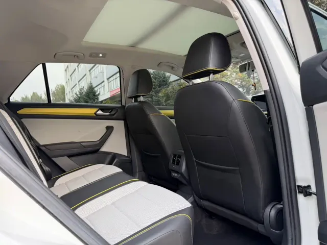 Volkswagen T-Roc — Фото автомобиля 13