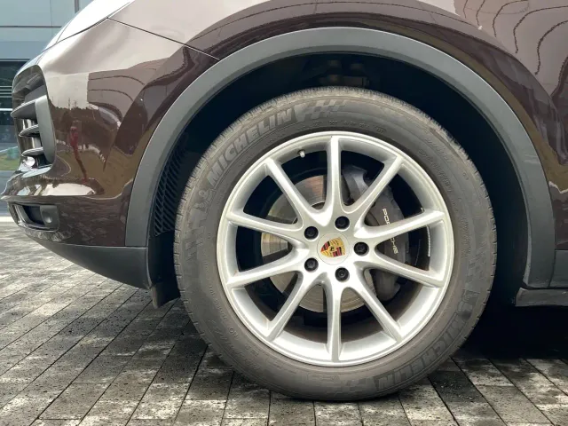 Porsche Cayenne — Фото автомобиля 15