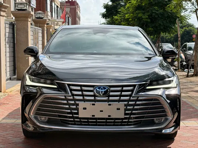 Toyota Avalon — Фото автомобиля 2