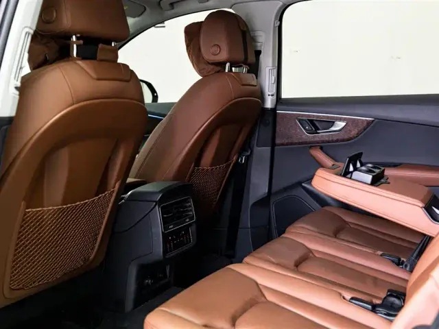 Audi Q7 — Фото автомобиля 7