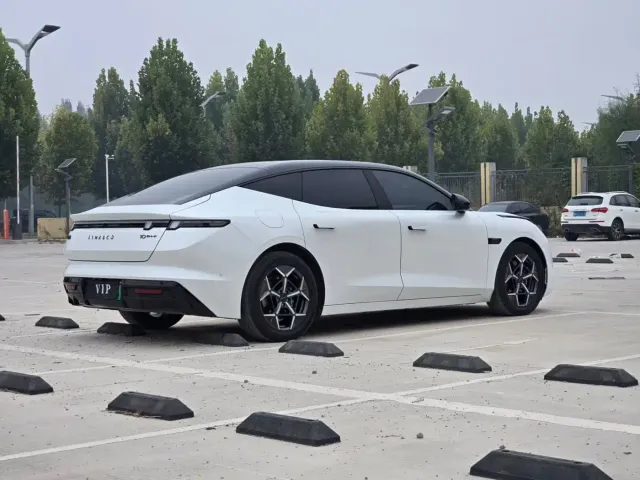Lynk & Co 10 EM-P — Фото автомобиля 7