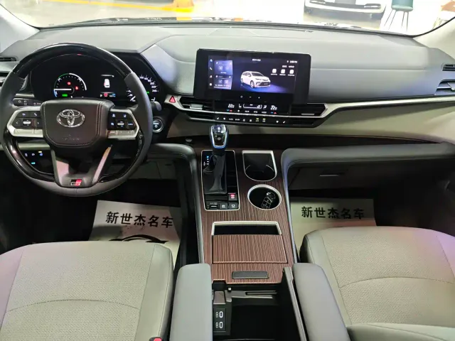 Toyota Granvia — Фото автомобиля 7
