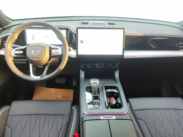 GAC Trumpchi GS8 — Фото автомобиля 12