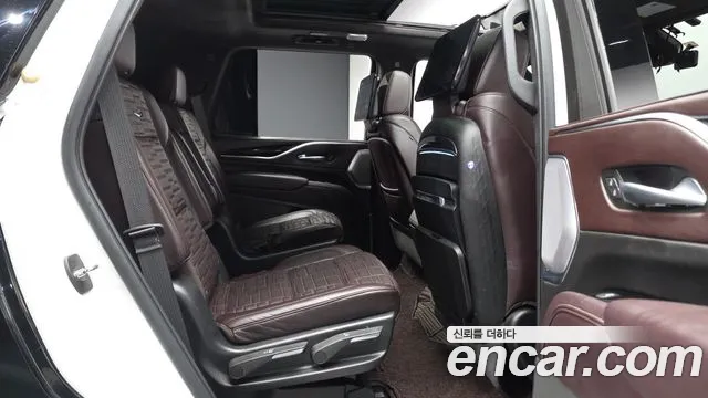 Cadillac Escalade Escalade 5 поколение — Фото автомобиля 12