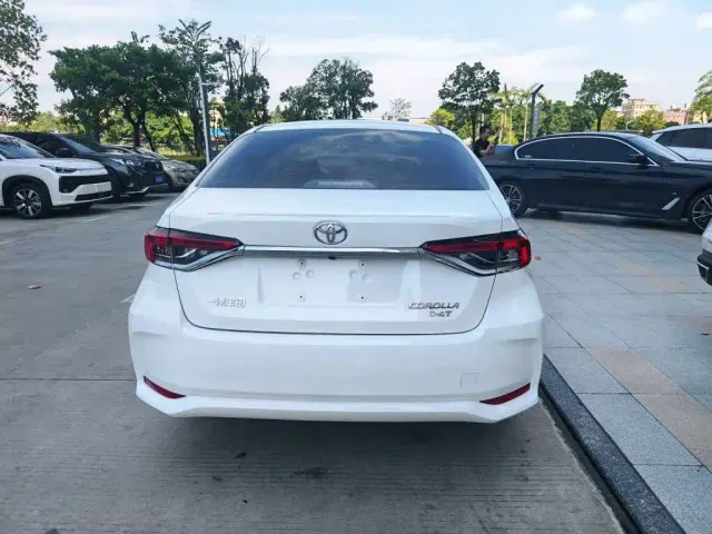 Toyota Corolla — Фото автомобиля 9