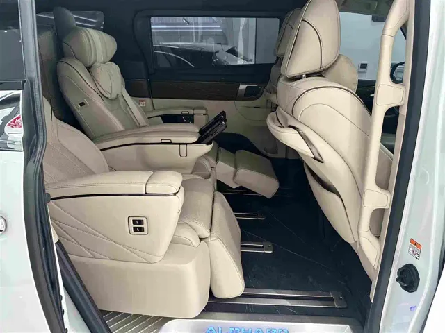 Toyota Alphard — Фото автомобиля 16