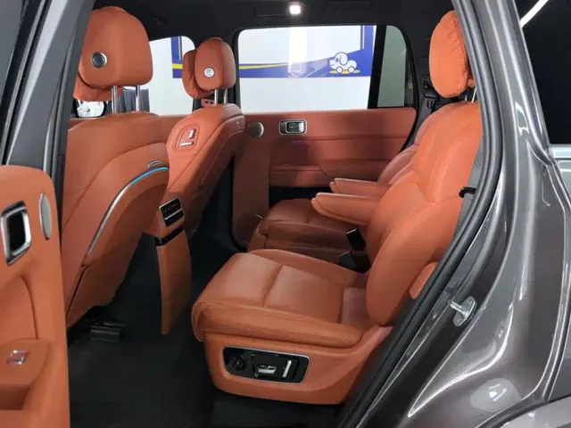 Li Auto L9 — Фото автомобиля 11