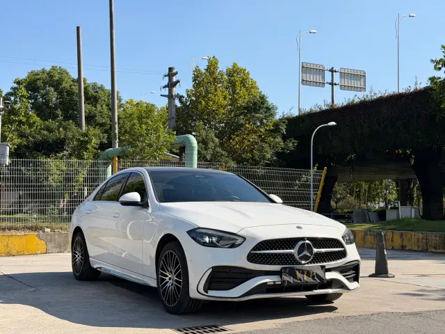 Фотография автомобиля — Mercedes-Benz C-Class