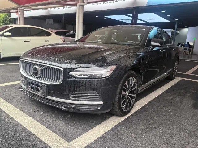 Фотография автомобиля — Volvo S90