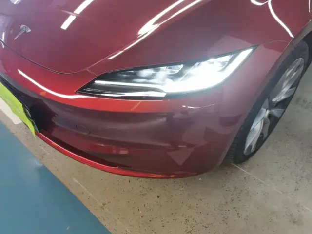 Tesla Model 3 — Фото автомобиля 23