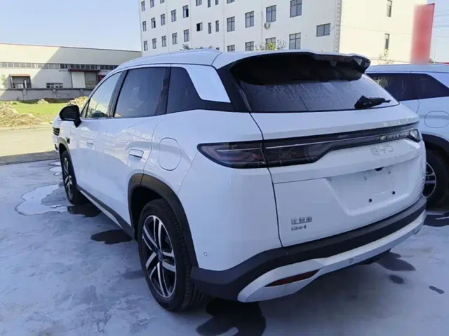 BYD Song L DM-i — Фото автомобиля 4