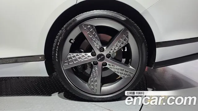 Genesis G80 Бензин 2.5 турбо AWD — Фото автомобиля 15