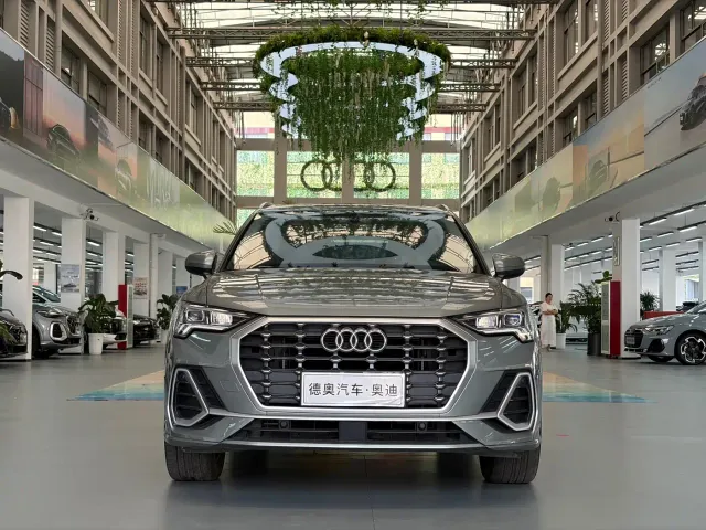 Audi Q3 — Фото автомобиля 3