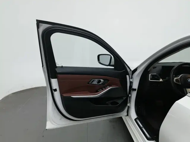 BMW 3 Series — Фото автомобиля 8