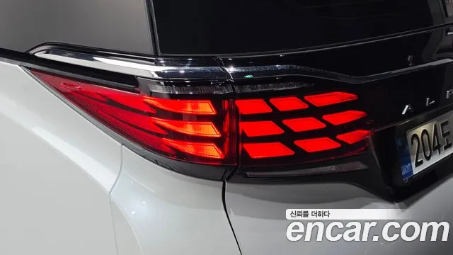 Toyota Alphard Generation 4 — Фото автомобиля 23