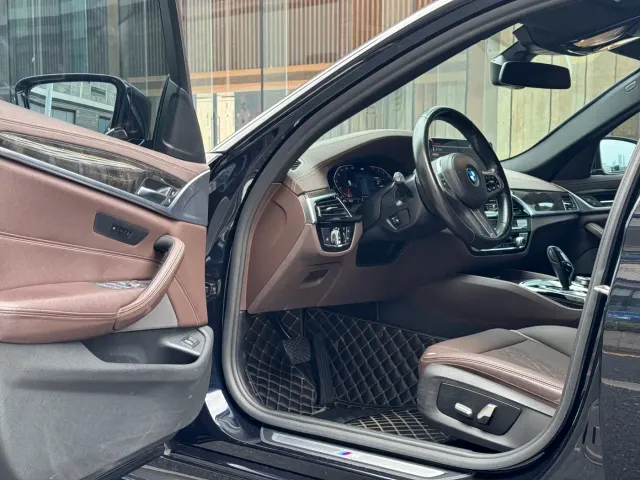 BMW 5 Series — Фото автомобиля 7